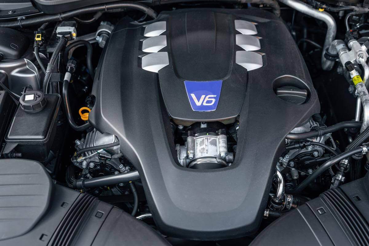 Advantages of V6 Engine Over V8